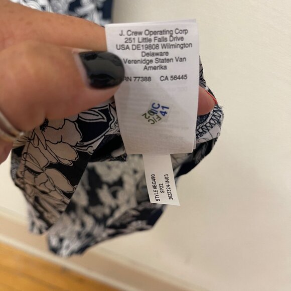 J. Crew Tie Shoulder Poplin Dress in Magnolia Floral Navy BG490 Size M - Picture 9 of 9